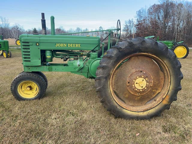 Image of John Deere B equipment image 1