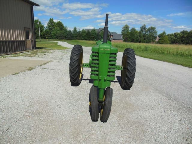 Image of John Deere H equipment image 1