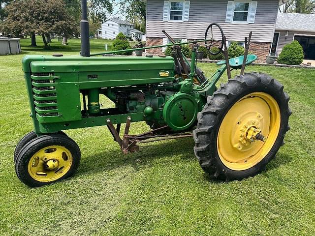 Image of John Deere H equipment image 1