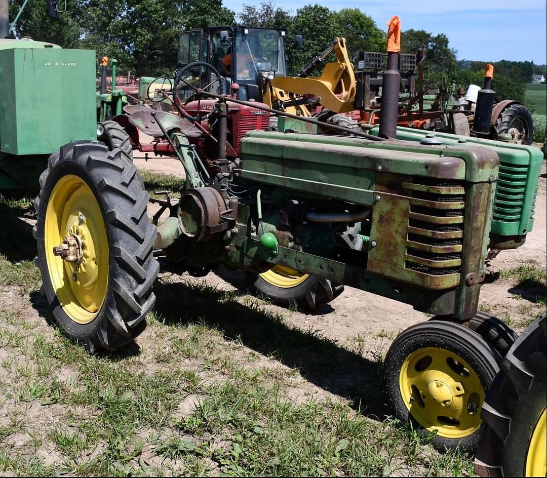 Image of Farmall H Primary image