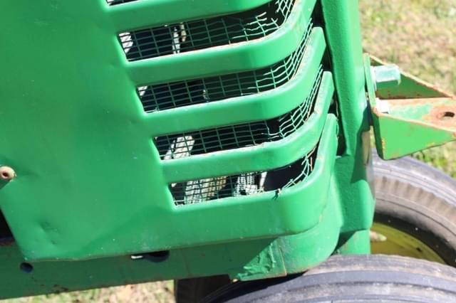 Image of John Deere H equipment image 4