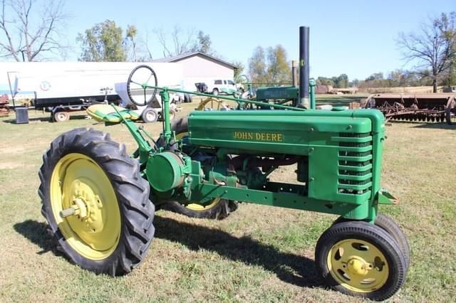 Image of John Deere H equipment image 1