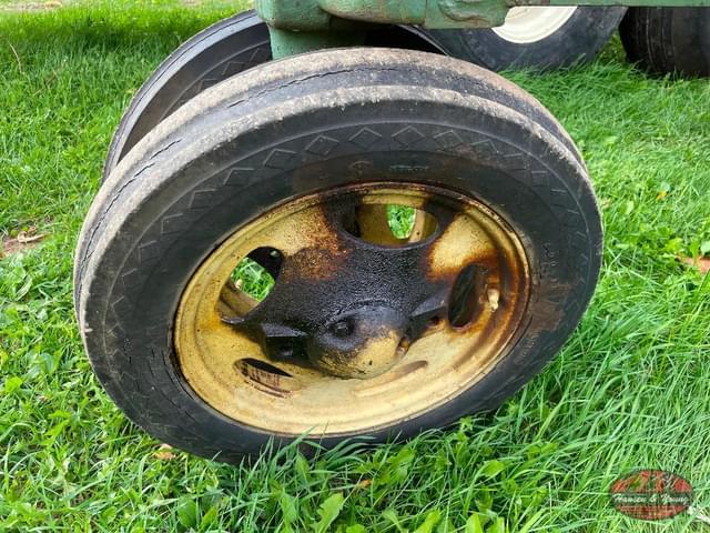 Image of John Deere H equipment image 4