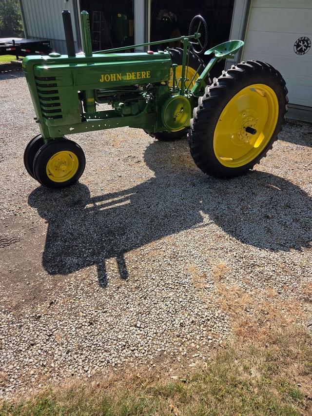 Image of John Deere B equipment image 1