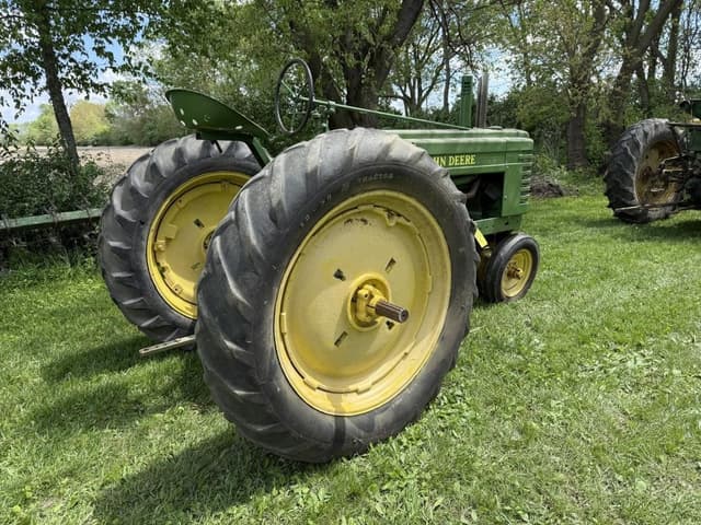 Image of John Deere B equipment image 2