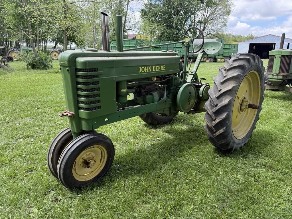 1940 John Deere B Equipment Image0