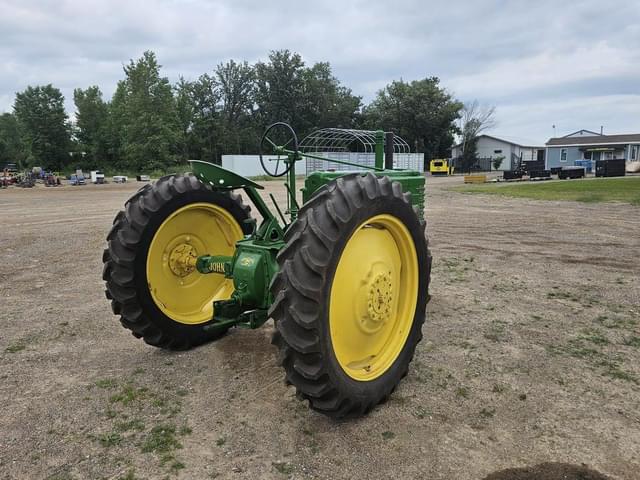 Image of John Deere B equipment image 4
