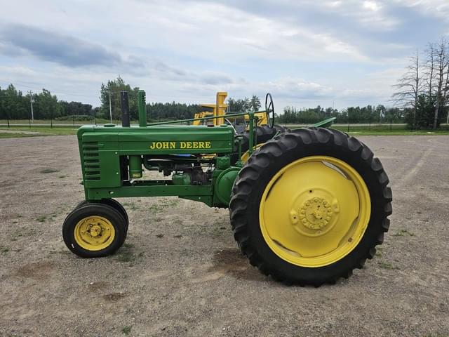 Image of John Deere B equipment image 1