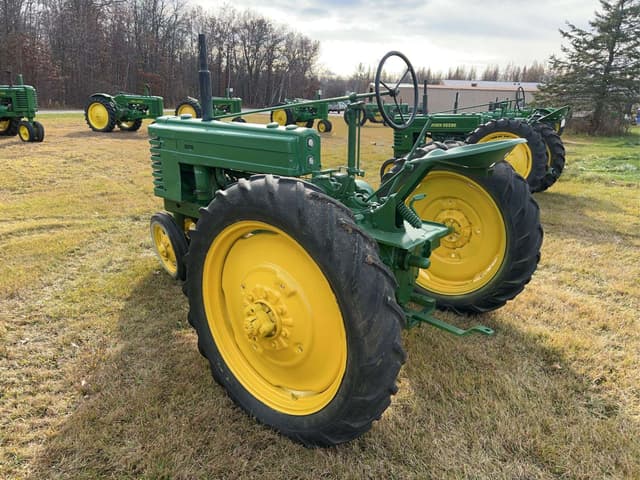 Image of John Deere H equipment image 4