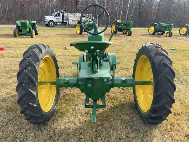 Image of John Deere H equipment image 3