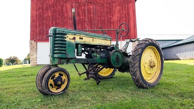 Image of John Deere H equipment image 1