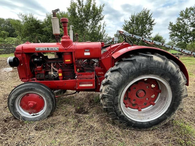 Image of McCormick-Deering W-40 equipment image 2