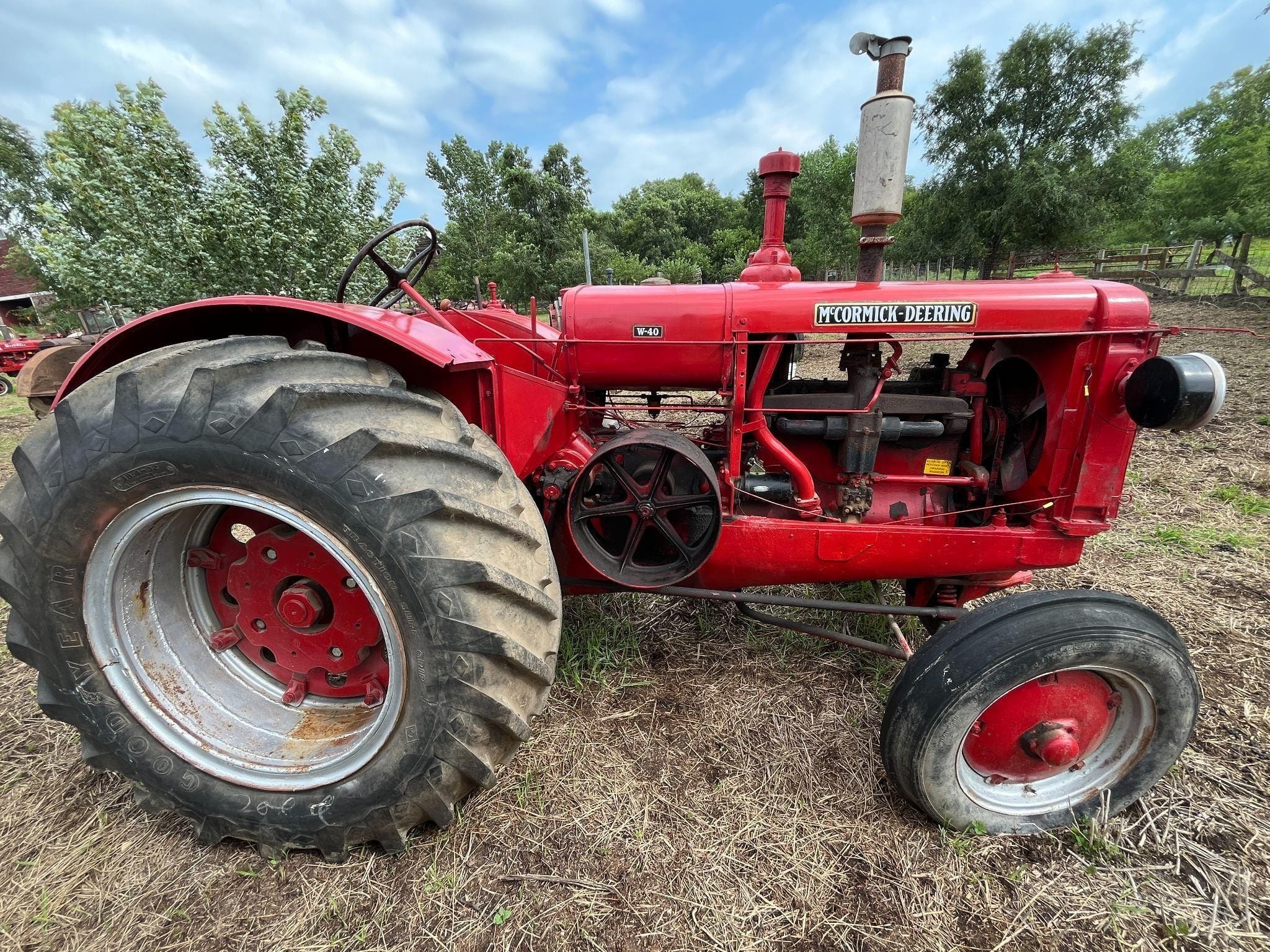 1940 McCormick-Deering W-40 Equipment Image0