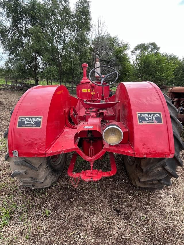 Image of McCormick-Deering W-40 equipment image 3