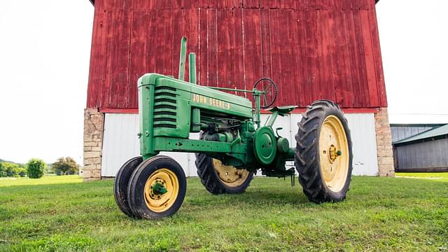 Image of John Deere B equipment image 1
