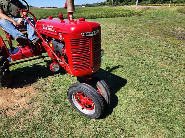 Image of Farmall B equipment image 2