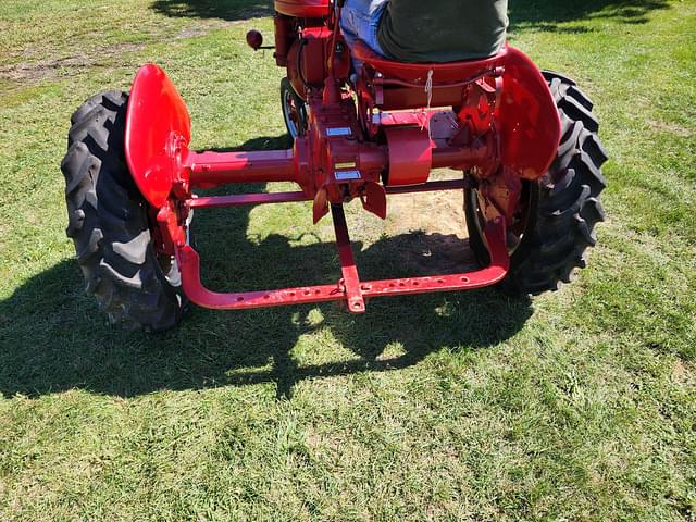 Image of Farmall B equipment image 1