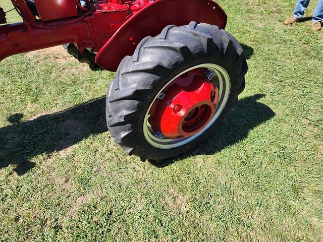 Image of Farmall BN equipment image 2