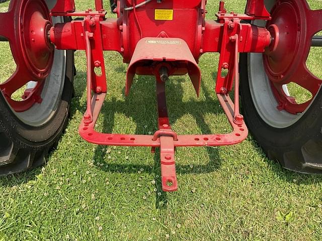 Image of Farmall H equipment image 4