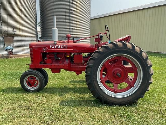 Image of Farmall H equipment image 1
