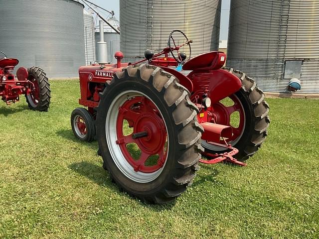 Image of Farmall H equipment image 2