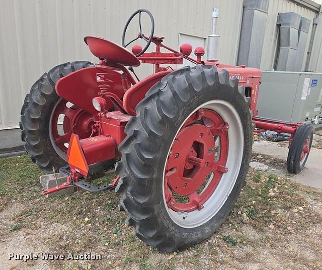 Image of Farmall H equipment image 2