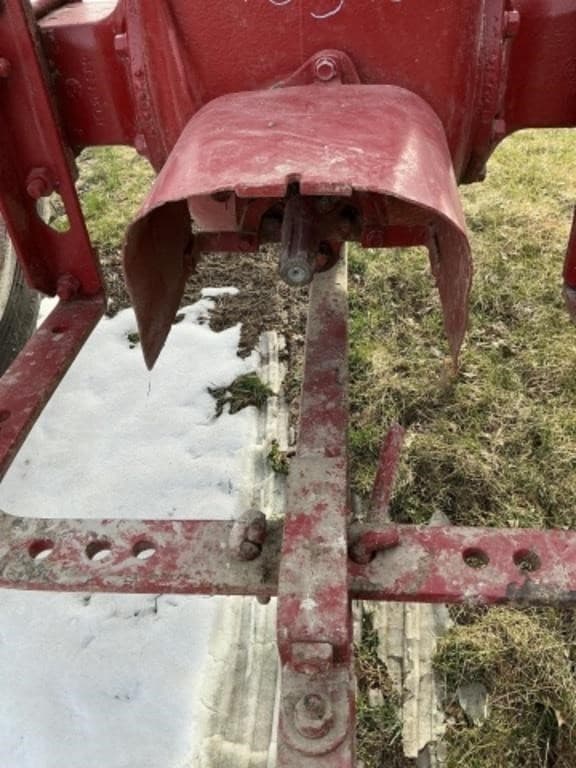 Image of Farmall H equipment image 4