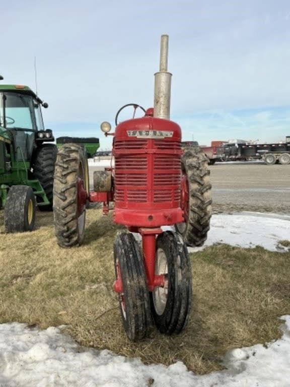 Image of Farmall H equipment image 1