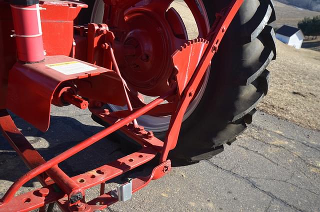Image of Farmall H equipment image 4