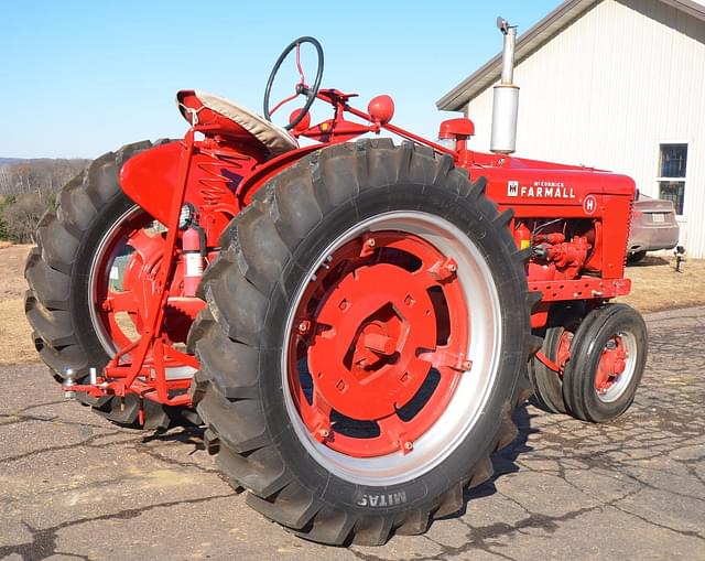 Image of Farmall H equipment image 2