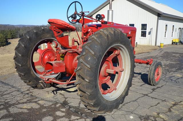 Image of Farmall M equipment image 3
