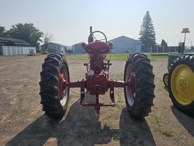Image of Farmall M equipment image 3