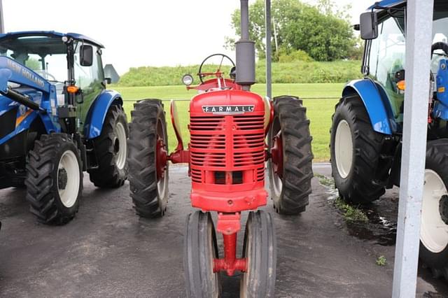 Image of International Harvester Farmall H equipment image 2