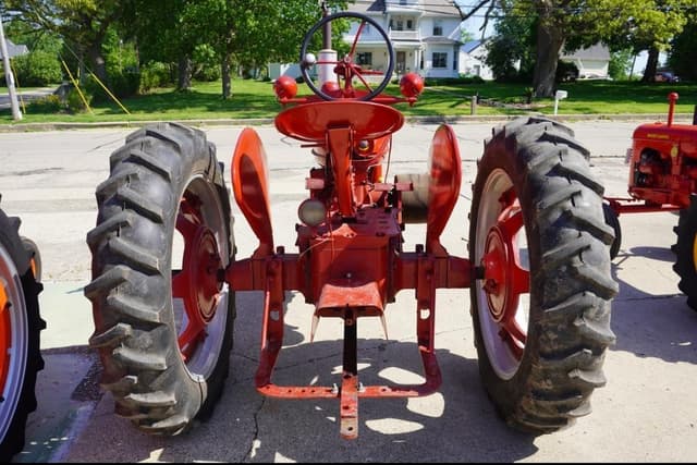 Image of International Harvester H equipment image 2