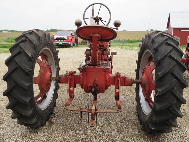 Image of Farmall H equipment image 3