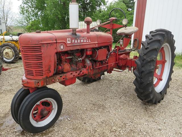 Image of Farmall H equipment image 1