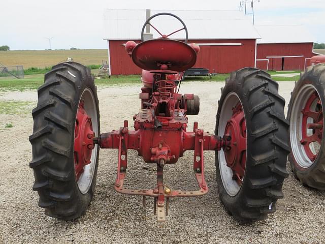 Image of Farmall H equipment image 3