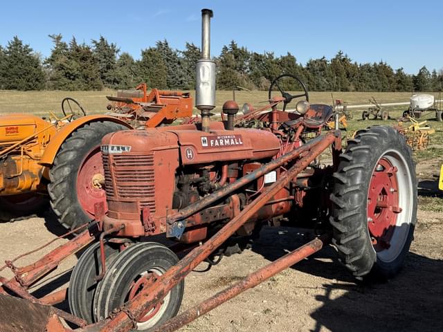 Image of Farmall H equipment image 1