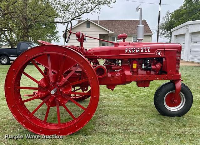Image of International Harvester Farmall H equipment image 3