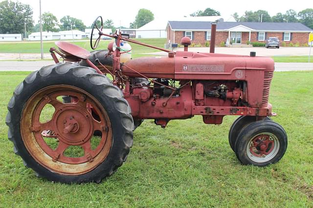 Image of Farmall H equipment image 1