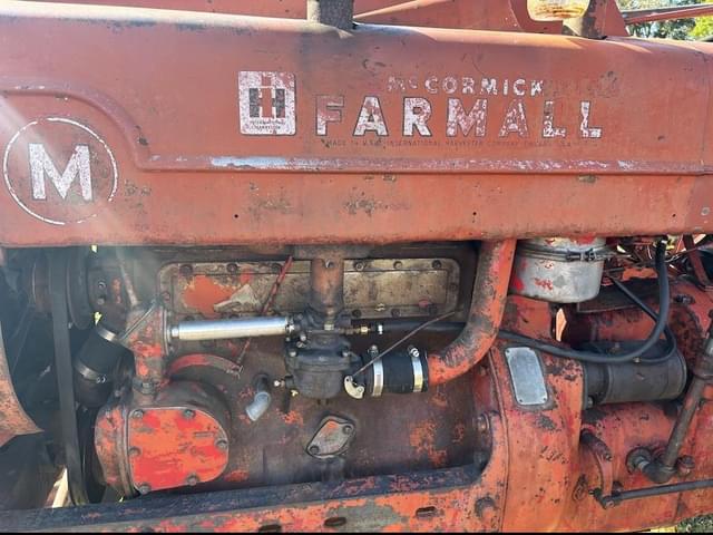 Image of Farmall M equipment image 1