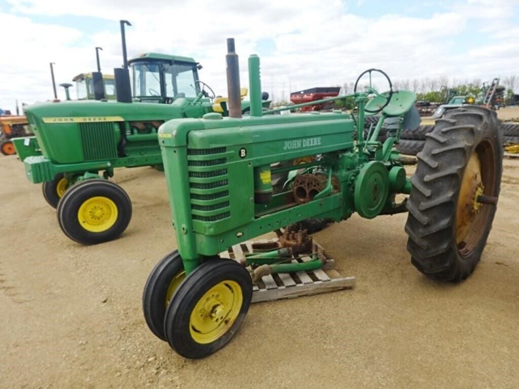 1941 John Deere B Equipment Image0