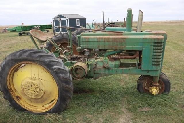 Image of John Deere A equipment image 3