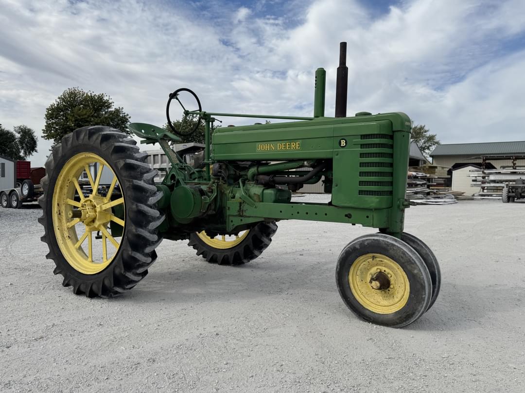 Image of John Deere B Primary image