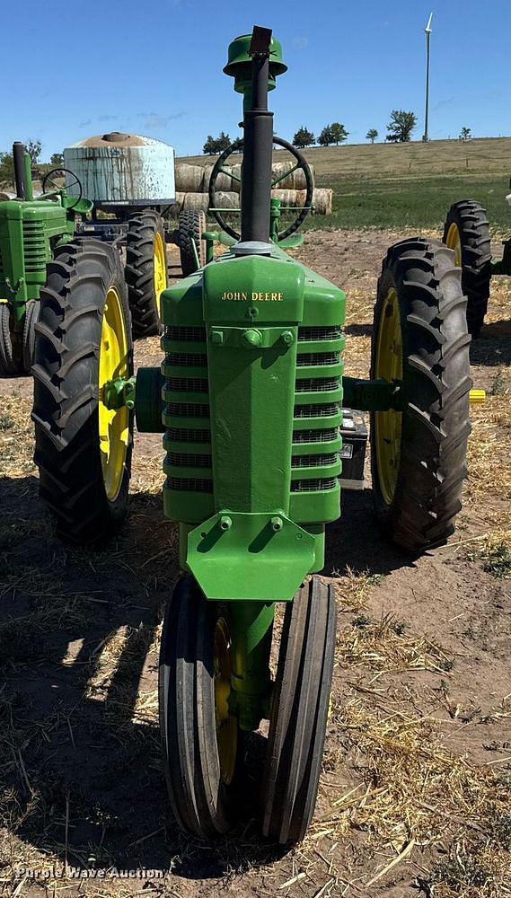 Image of John Deere B equipment image 1