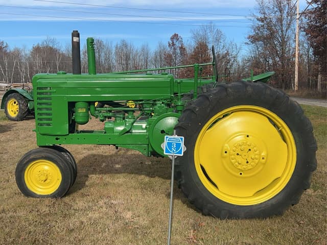 Image of John Deere A equipment image 1