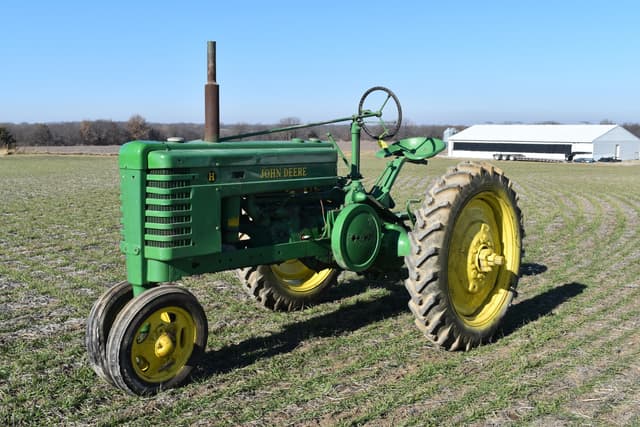 Image of John Deere H equipment image 1