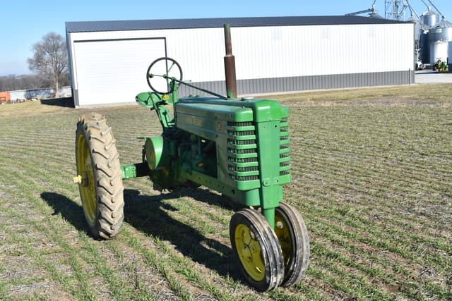 Image of John Deere H equipment image 4