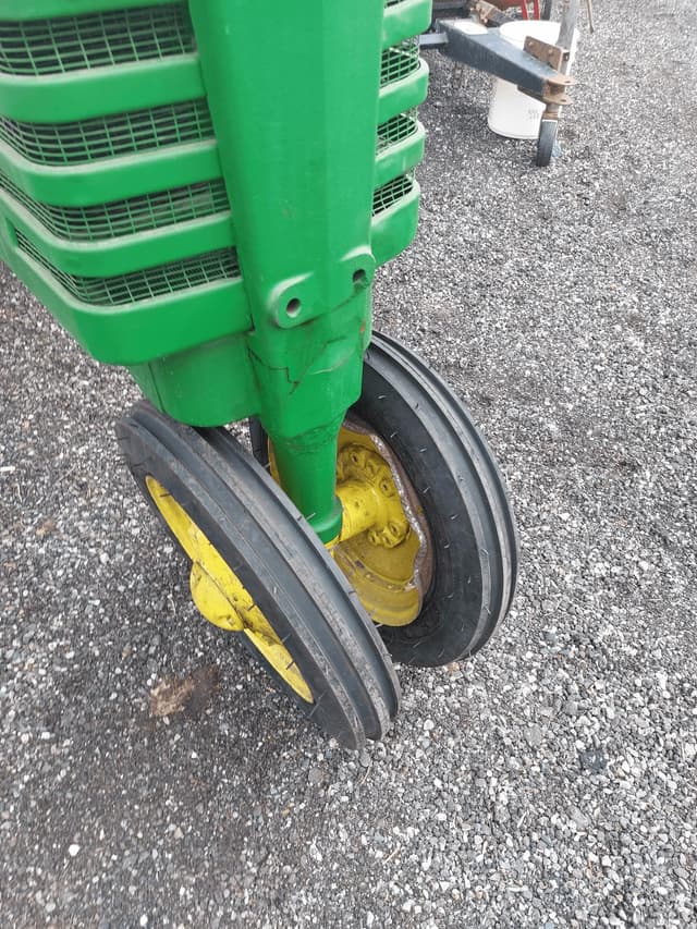 Image of John Deere H equipment image 4