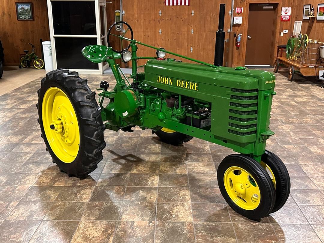 Image of John Deere H Primary image